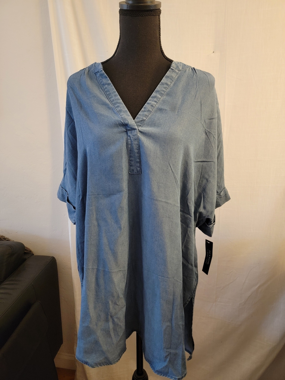 Zac & Rachel Light Blue V-Neck Tunic with Roll-Tab Sleeves/XL